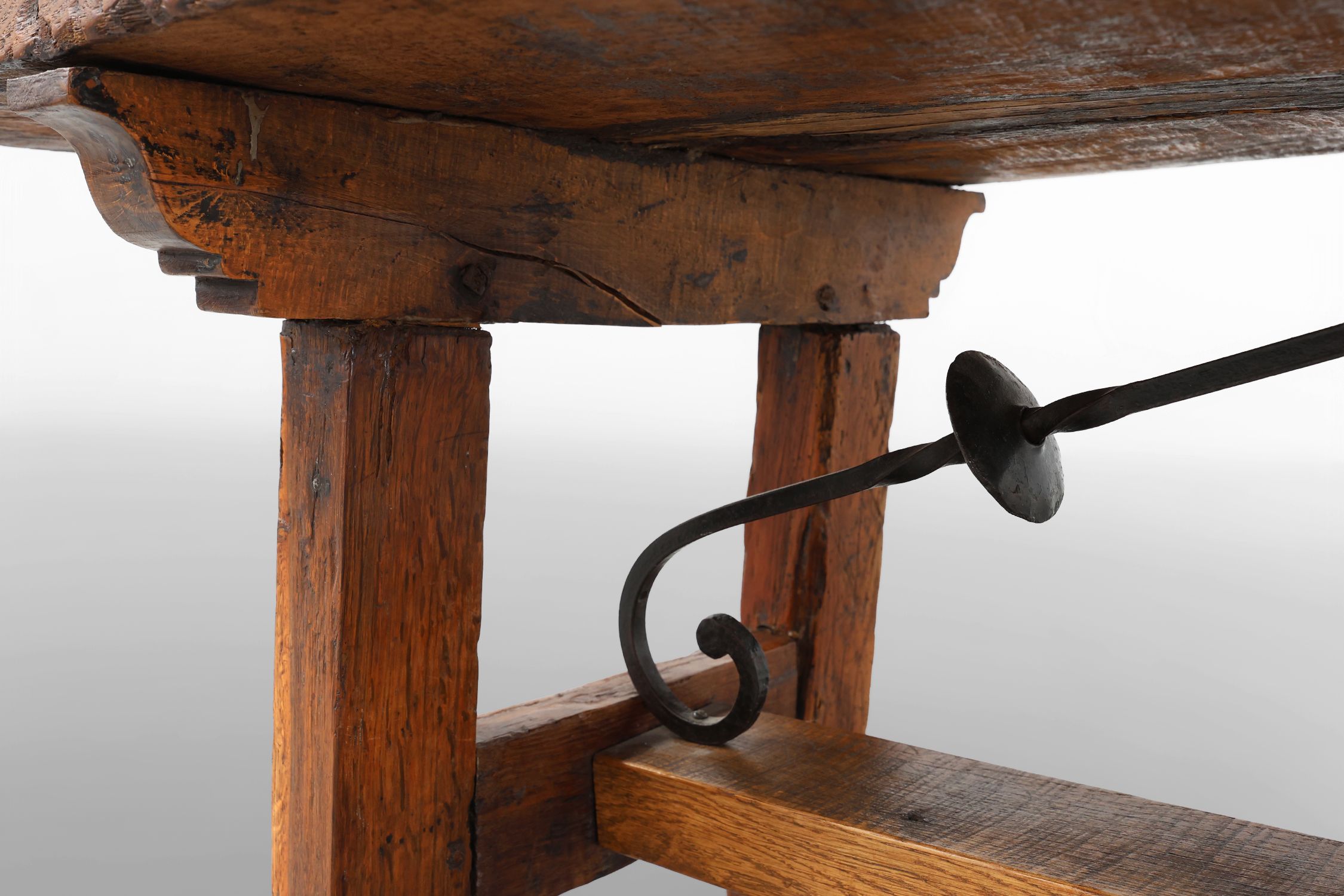 17th Century Spanish Brutalist coffee table in wood and wrought ironthumbnail